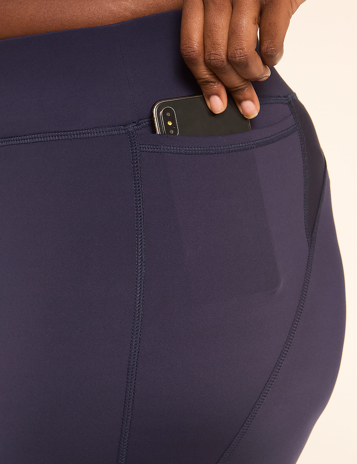 LIVI Go-Getter Wicking Mesh-Detail 21" Capri Legging Product Image 4