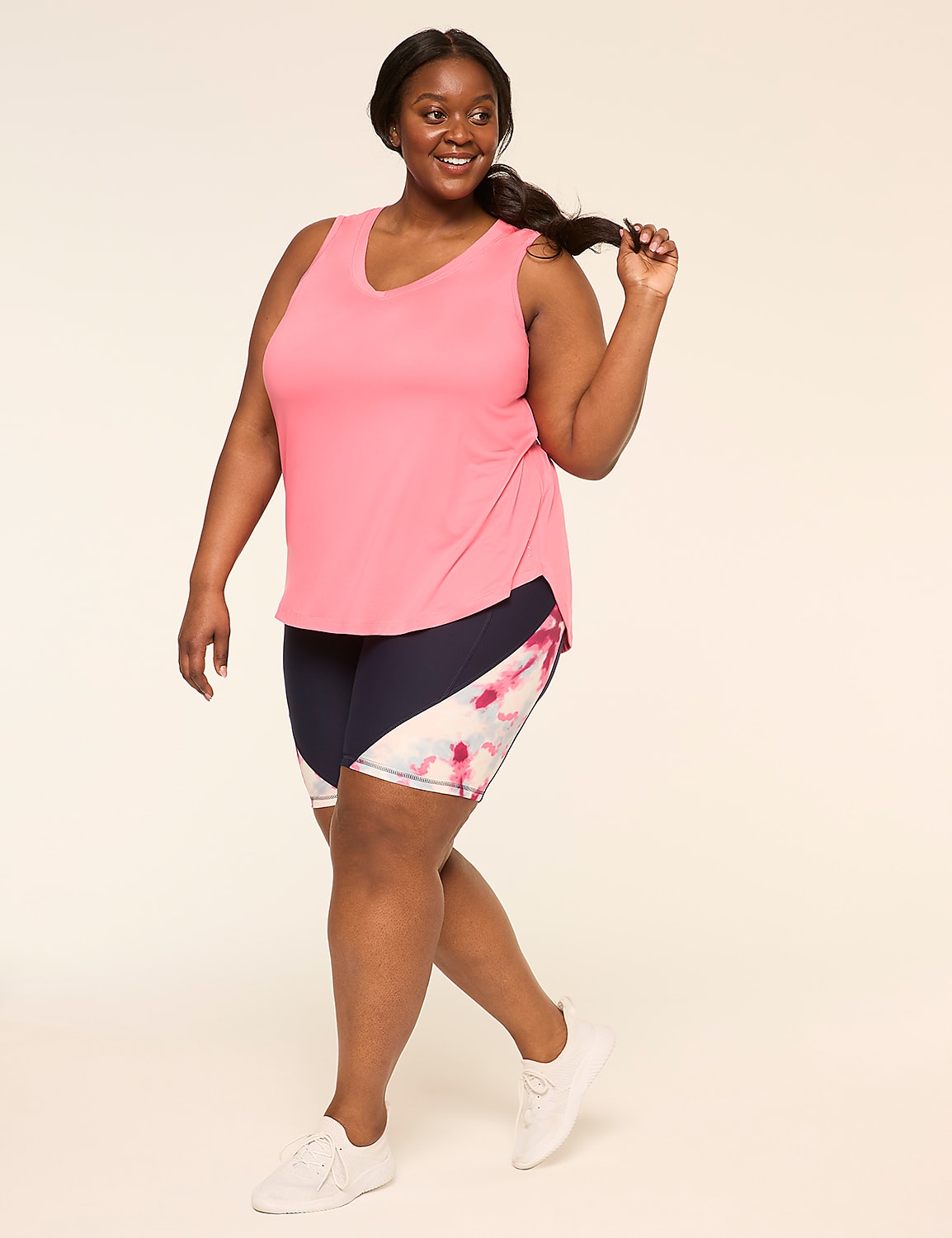 LIVI Soft Colorblock Knee Short Product Image 3