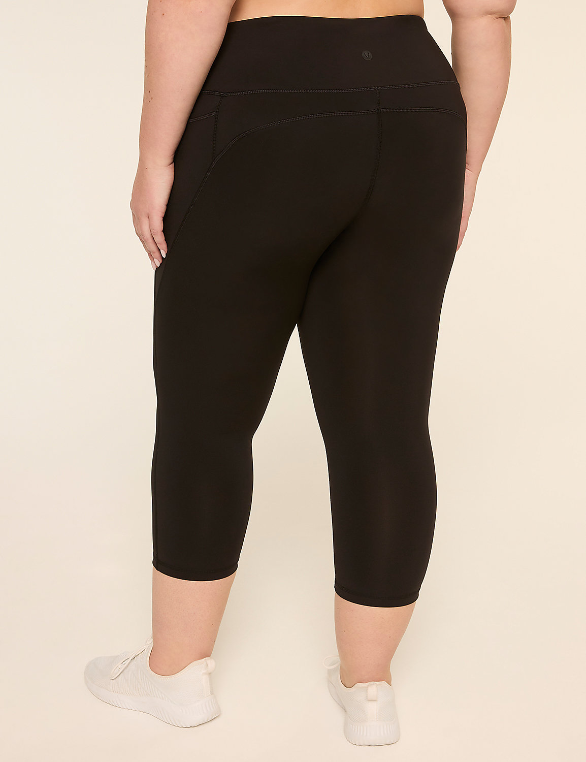 LIVI Go-Getter Wicking 21" Capri Legging Product Image 2