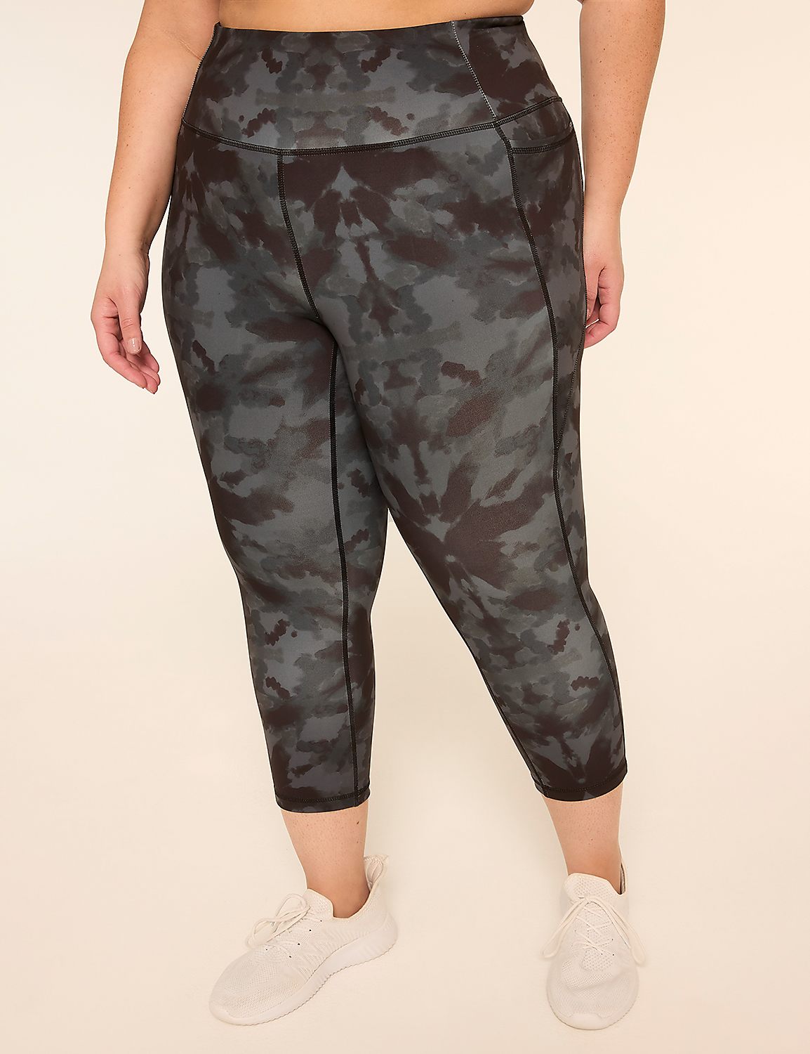 LIVI Go-Getter Wicking 21" Capri Legging Product Image 1