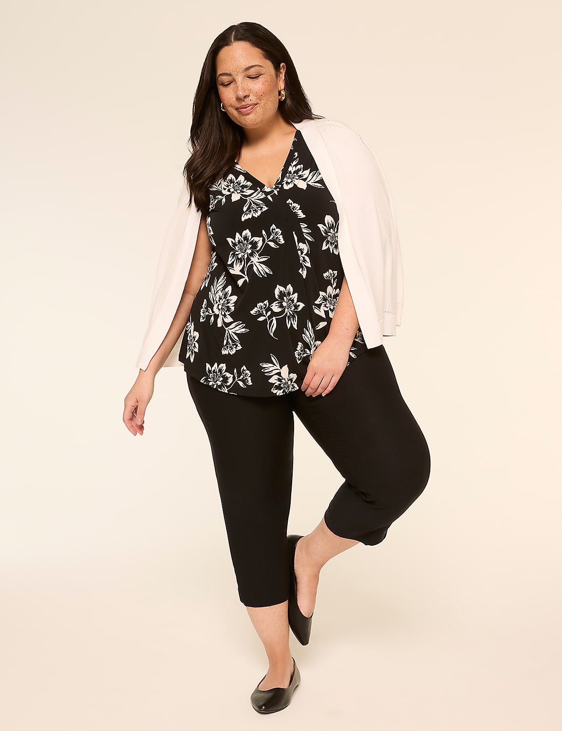 Swing Sleeveless Pleat-Front Top Product Image 3