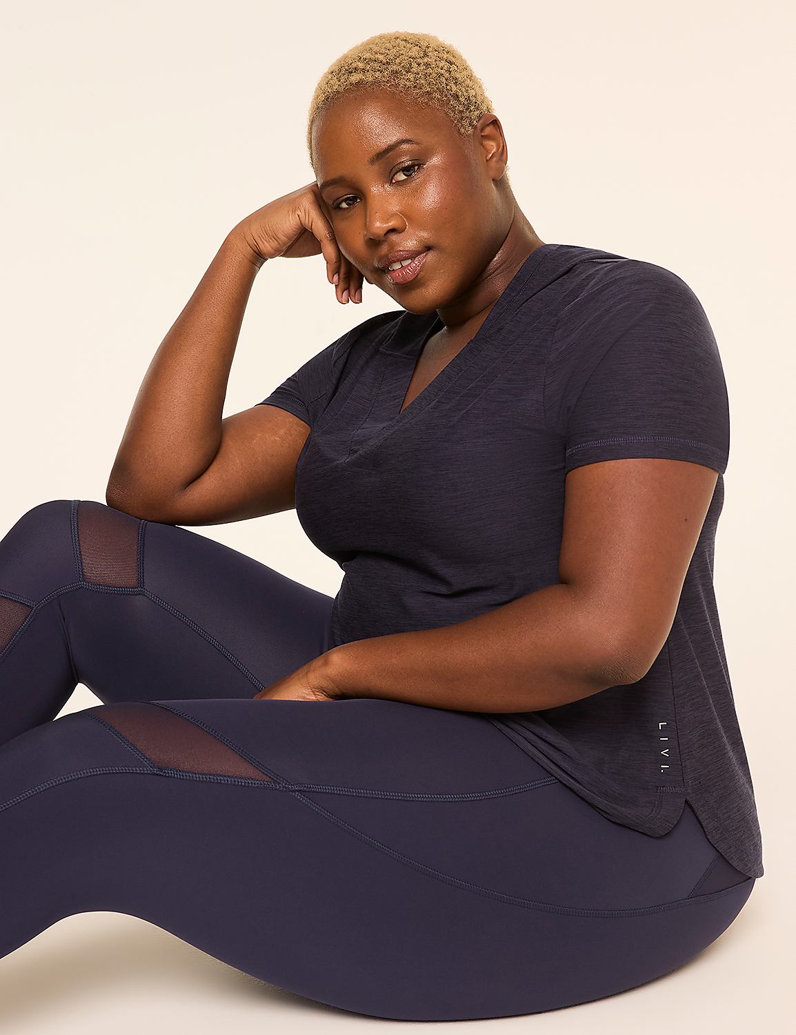 LIVI Soft Short-Sleeve V-Neck Hoodie Product Image 3