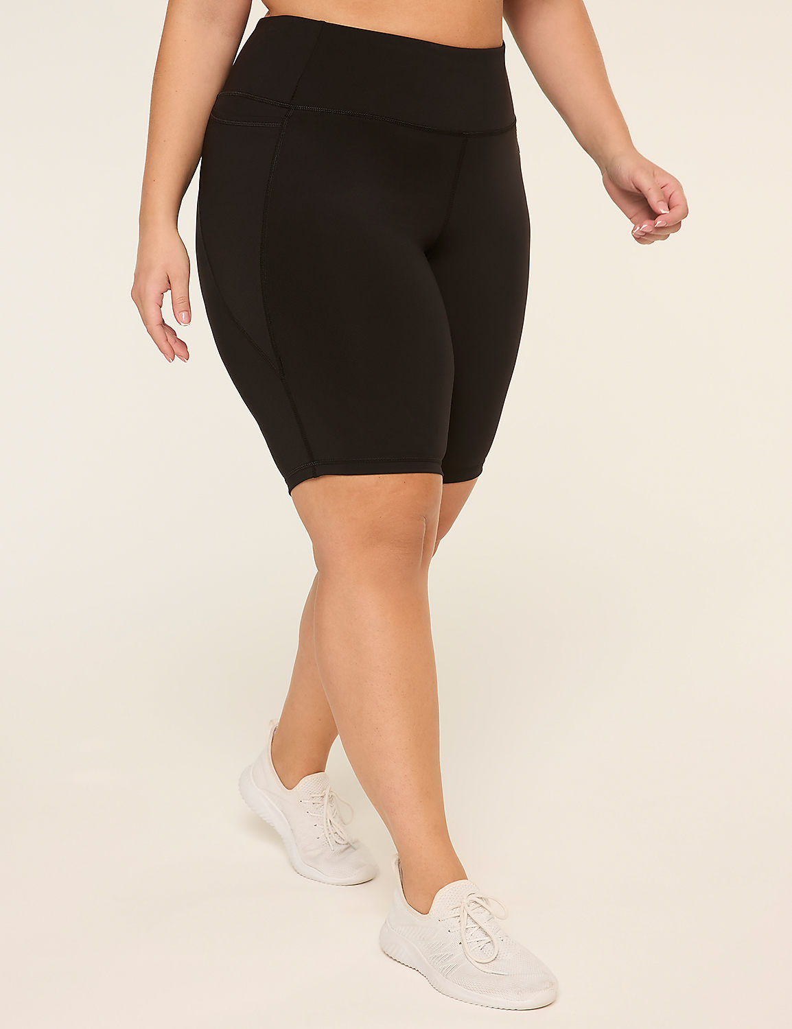 LIVI Go-Getter Wicking Knee Short Product Image 1