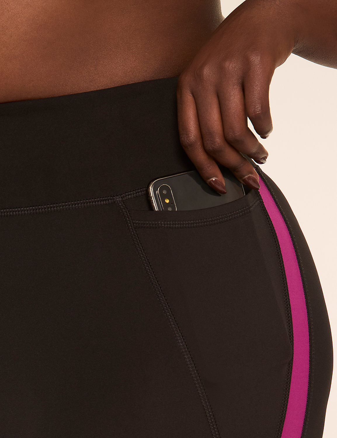 LIVI Go-Getter Wicking Colorblock 21" Capri Legging Product Image 4