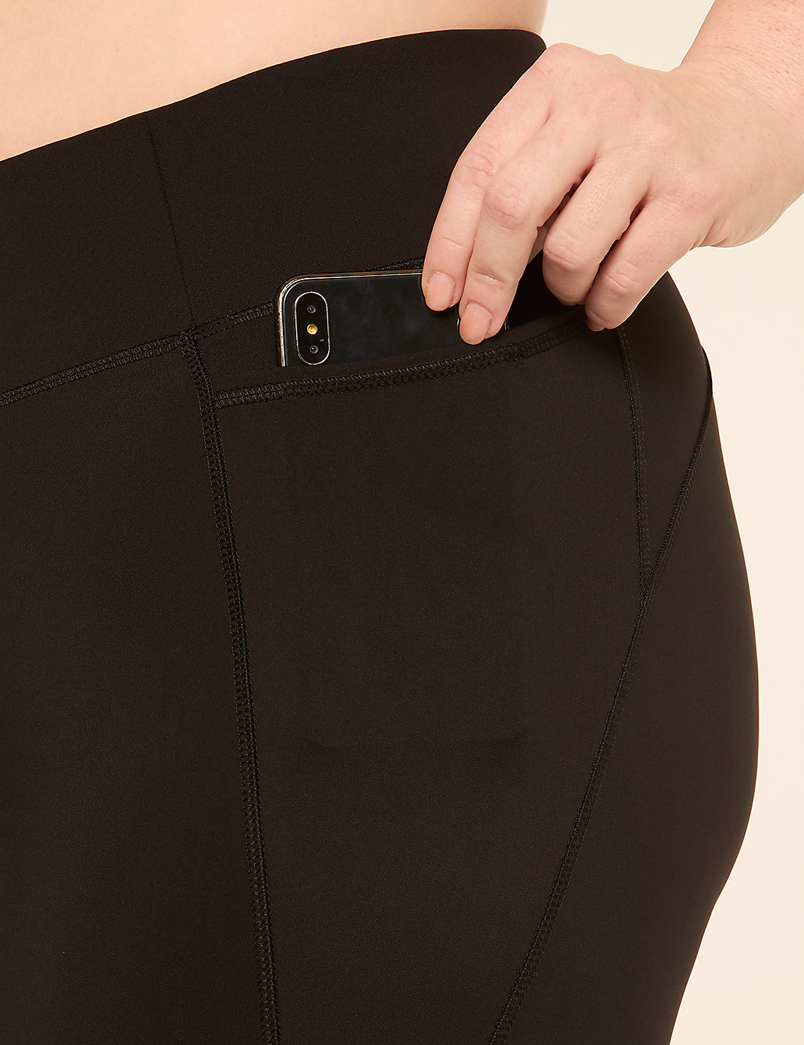 LIVI Go-Getter Wicking 7/8 Legging Product Image 4