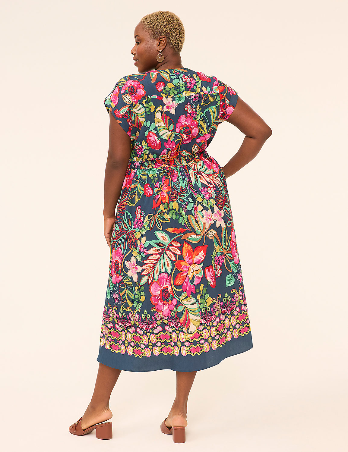Short-Sleeve Notch-Neck Midi Dress Product Image 4