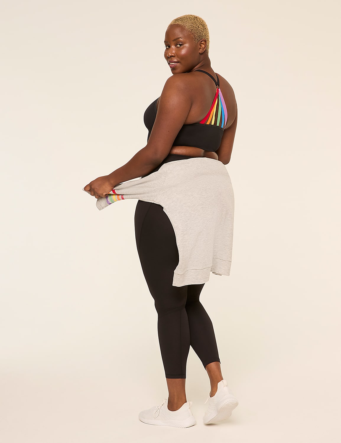 Low-Impact Seamless Strappy-Back Sports Bra Product Image 3