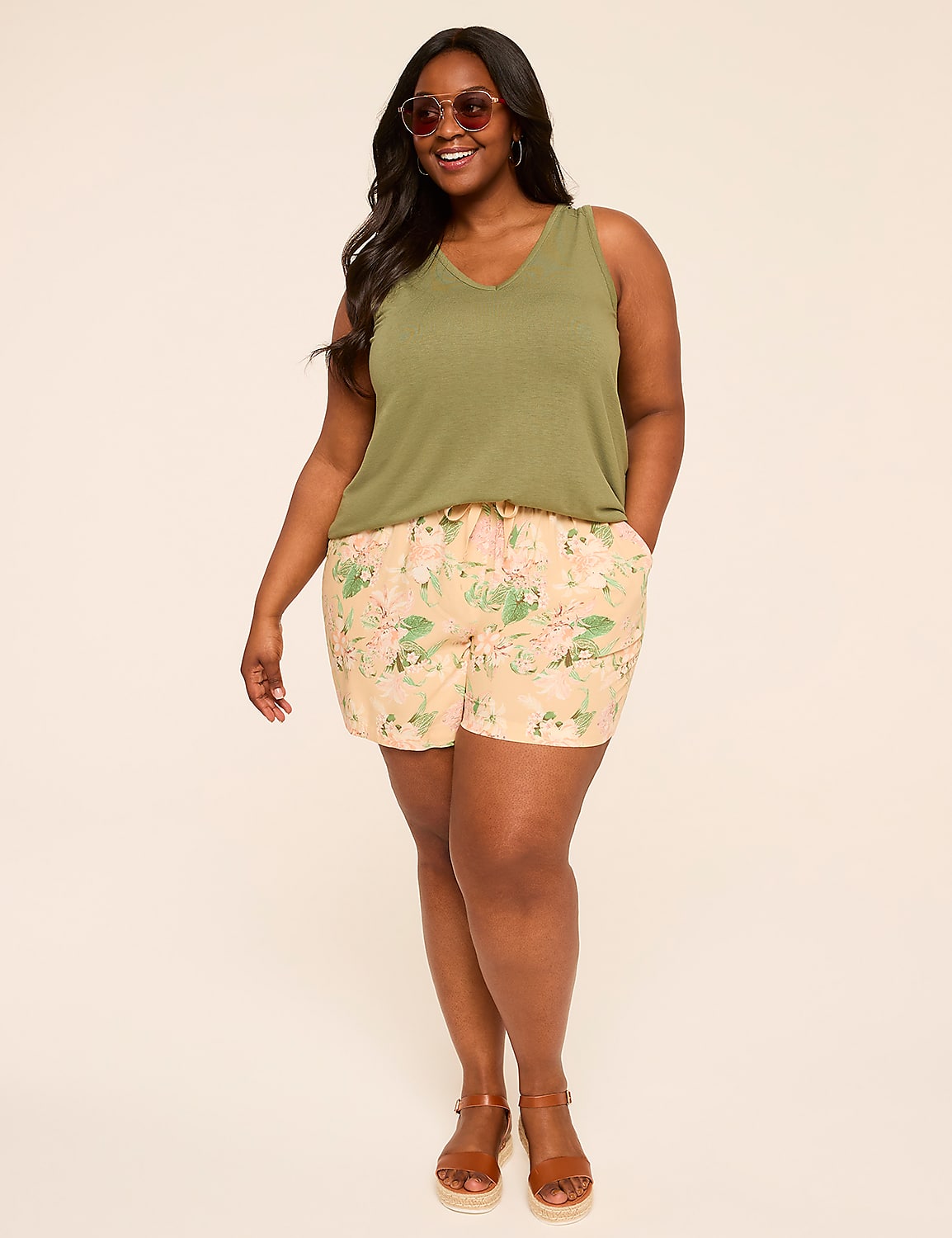 Printed Relaxed Pull-On 5" Short Product Image 3