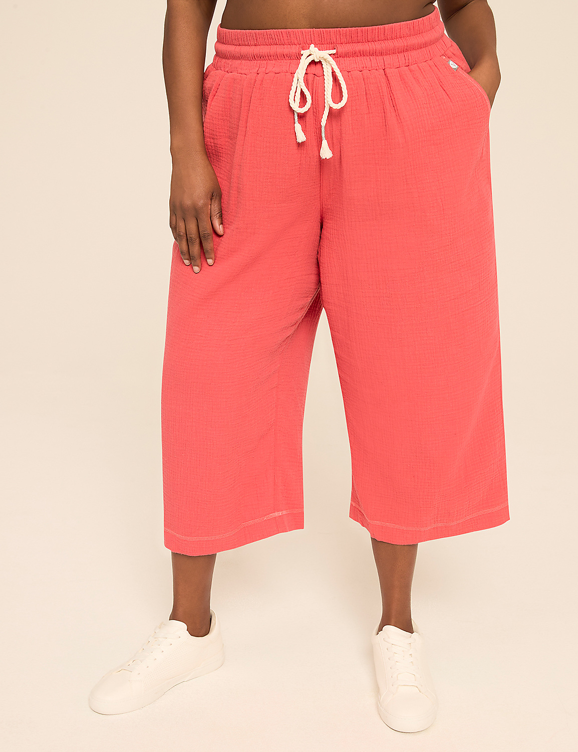 LIVI Gauze Relaxed Straight Crop Pant Product Image 1