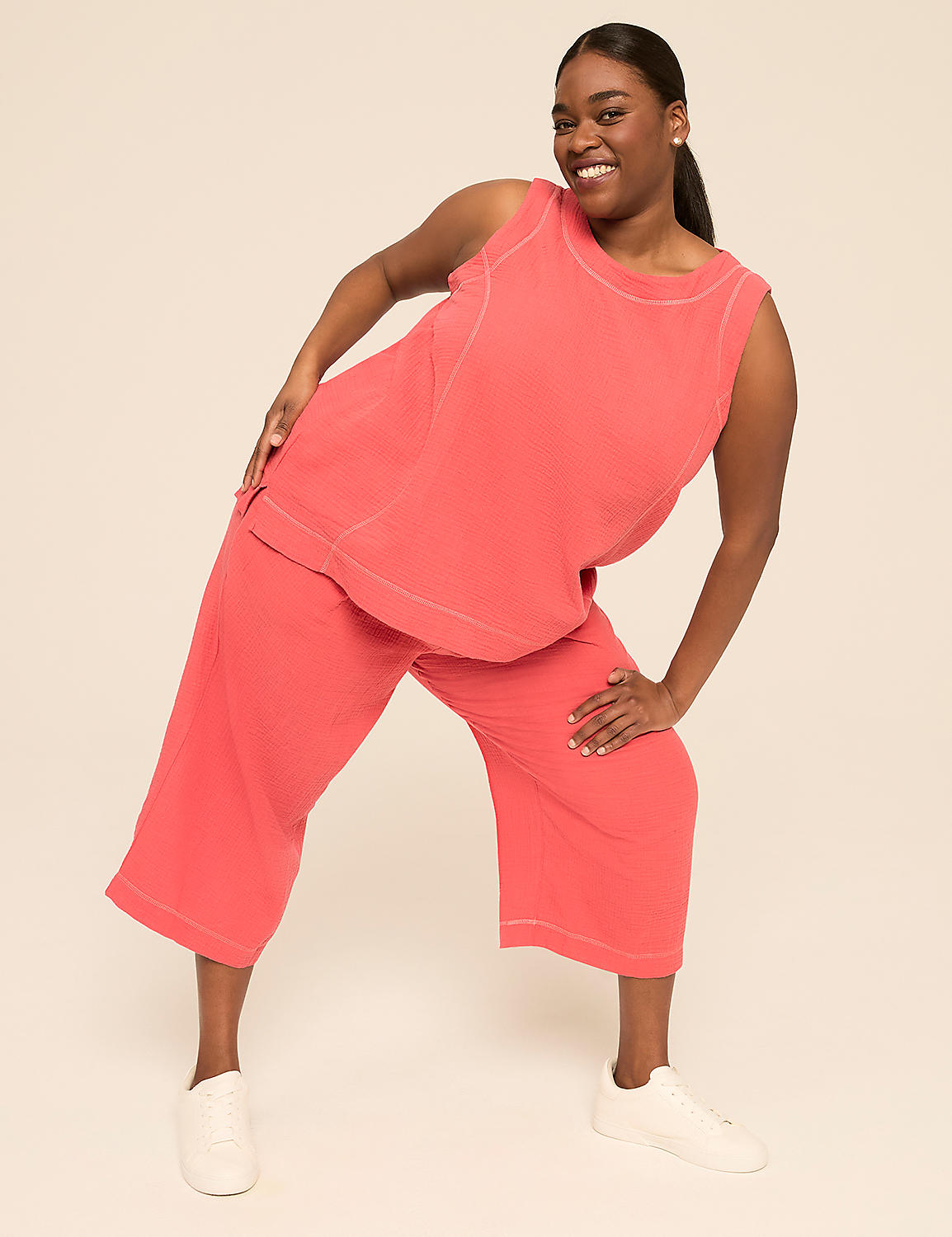 LIVI Gauze Crew-Neck Tank Product Image 3