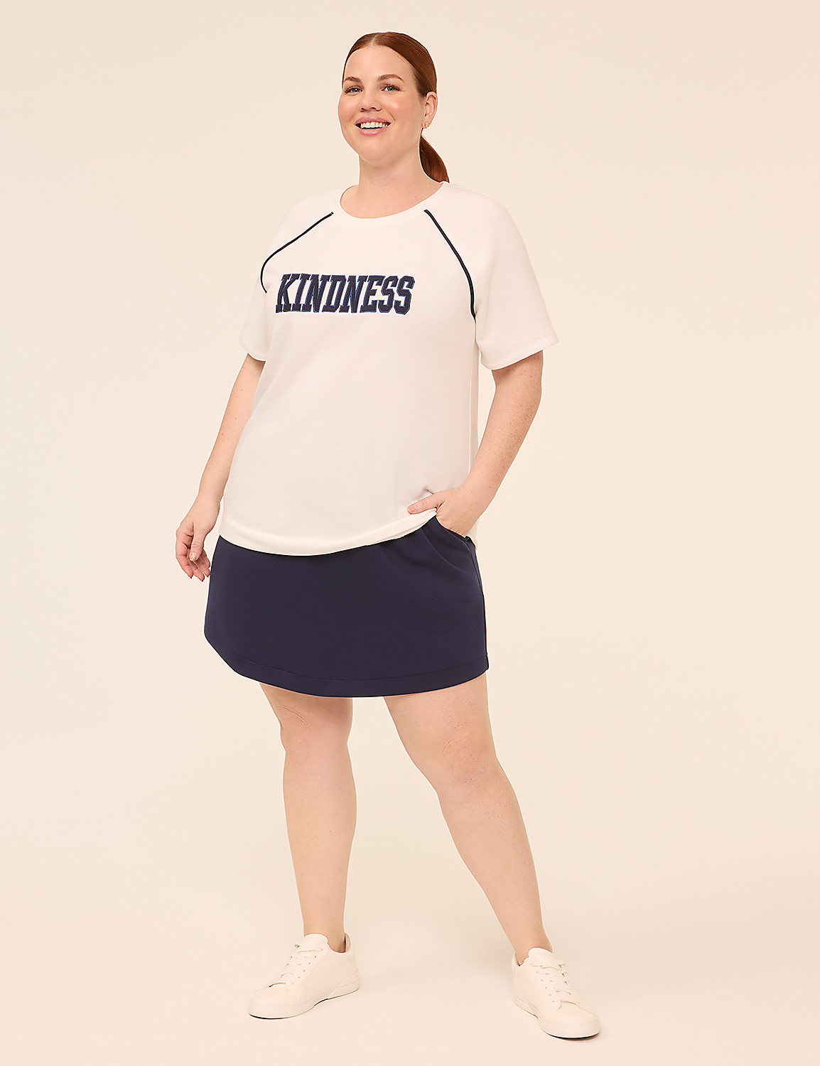 Short-Sleeve Kindness Graphic Sweatshirt Product Image 4