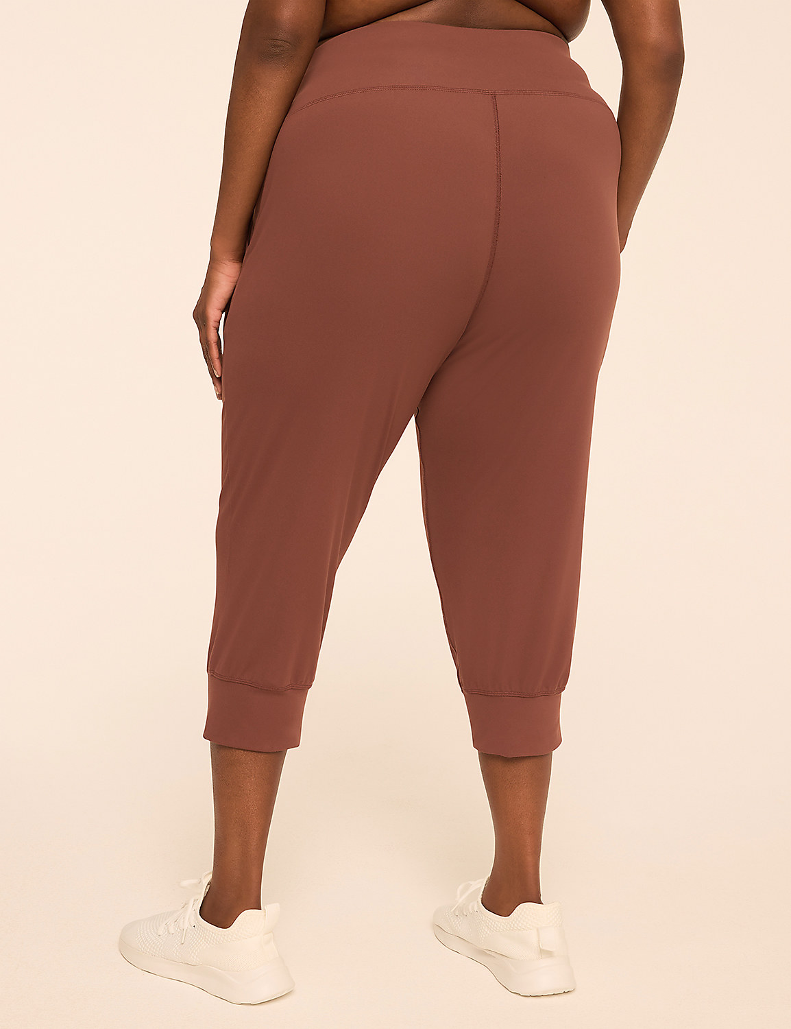 LIVI Soft Capri Jogger Product Image 4