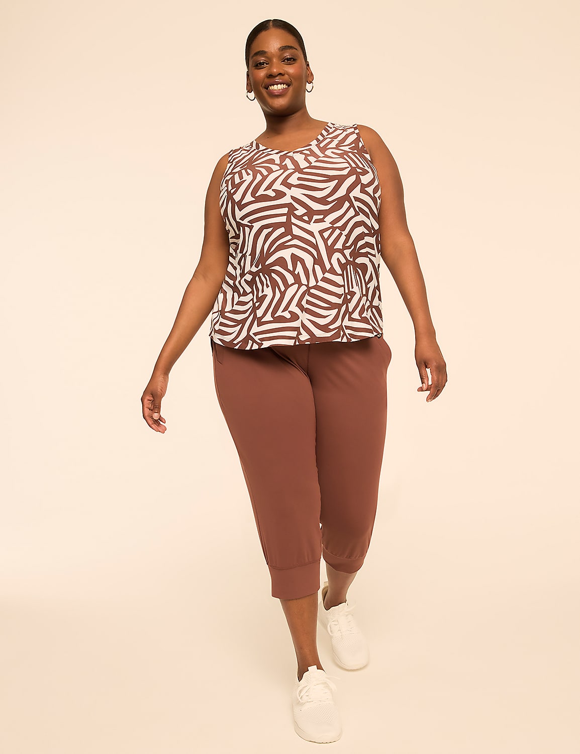 LIVI Soft Capri Jogger Product Image 5