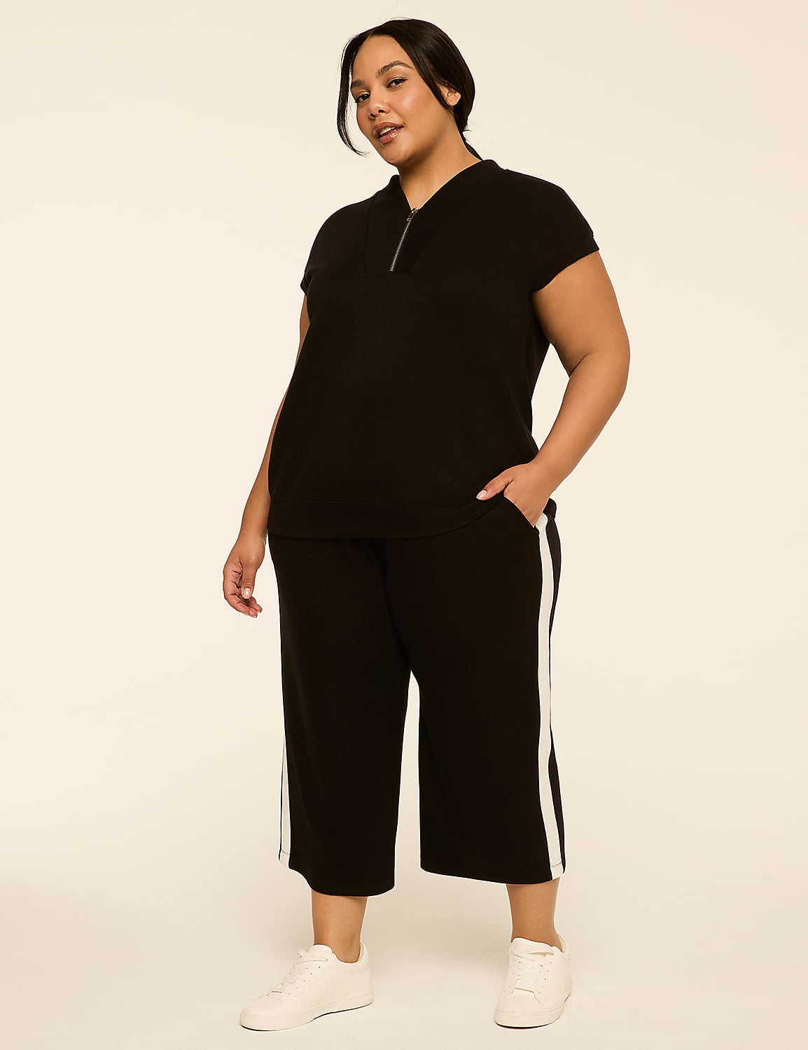 LIVI Journey Relaxed Straight Colorblock Capri Product Image 3