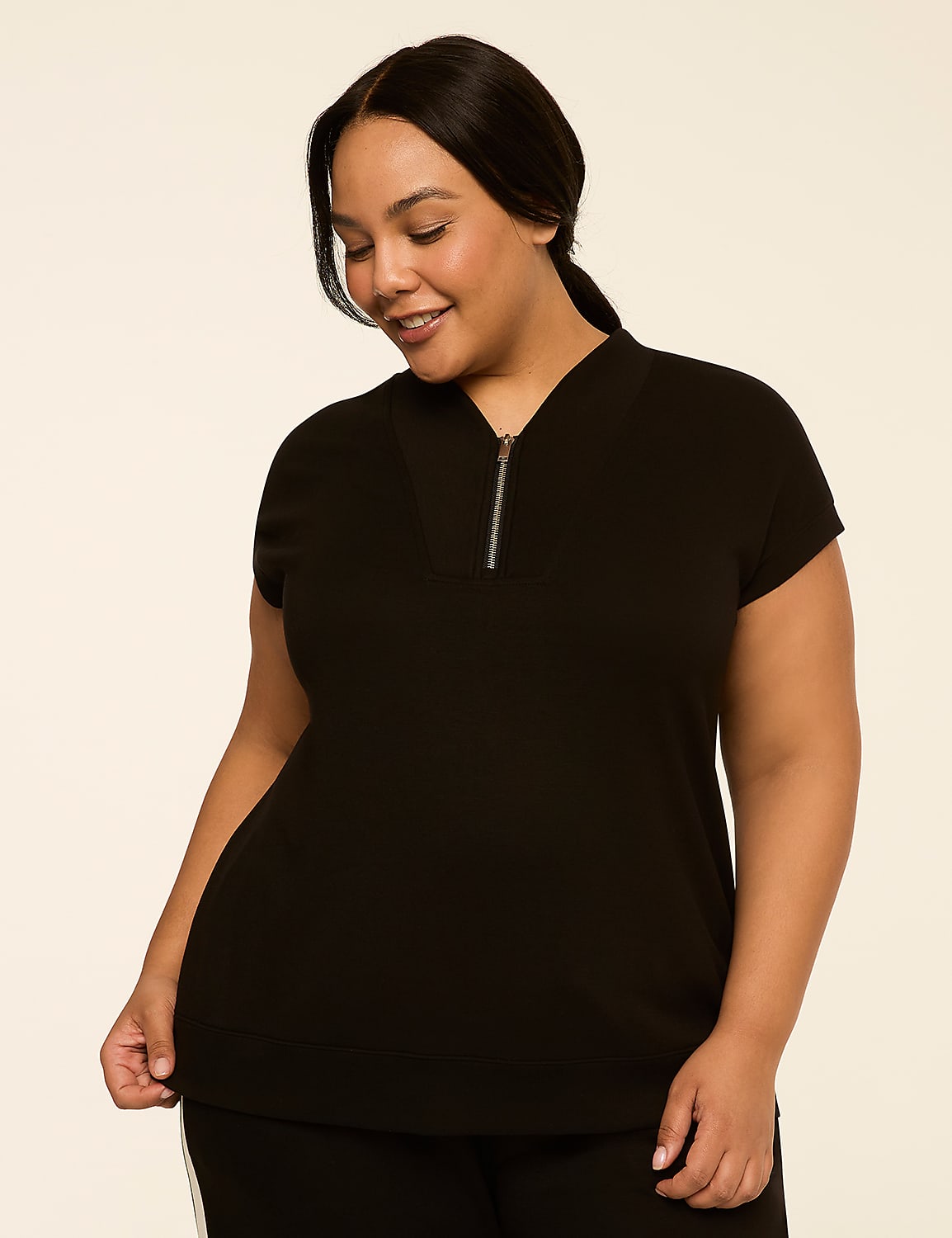 LIVI Journey Short-Sleeve Quarter-Zip Sweatshirt Product Image 1