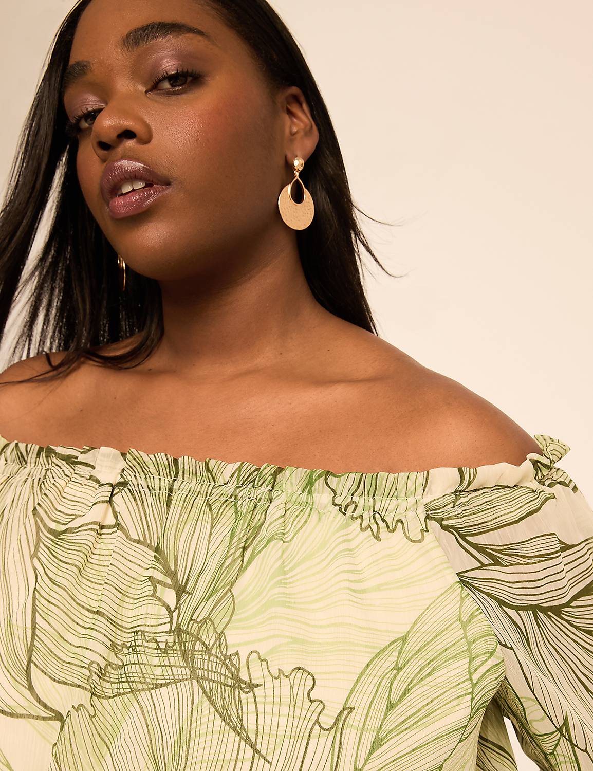 Long-Sleeve Off-The-Shoulder Midi Dress Product Image 3