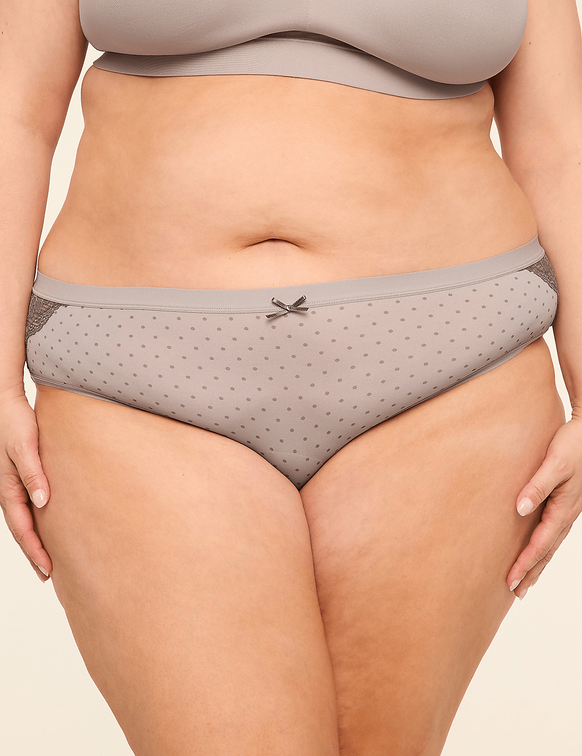 No-Show Hipster Panty With Lace Product Image 1
