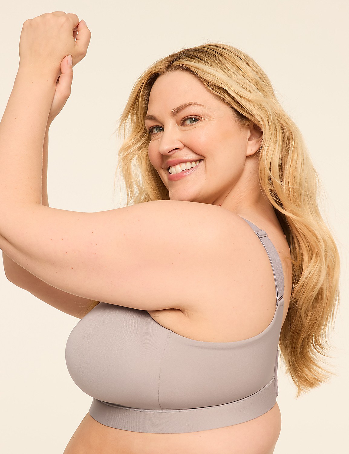 Comfort Bliss&reg; Lightly Lined No-Wire Bra Product Image 3