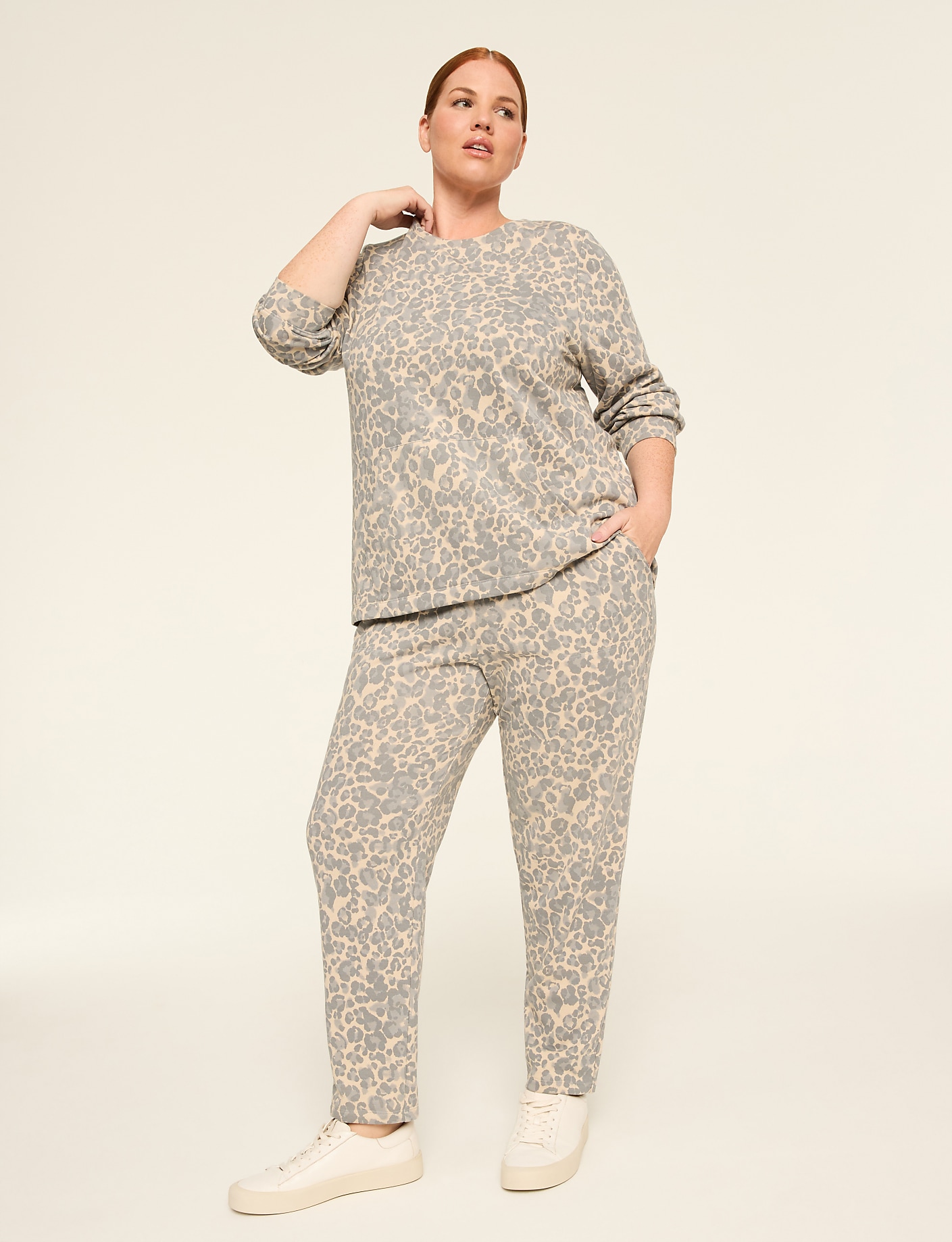 LIVI French Terry Full Length Jogger Product Image 4