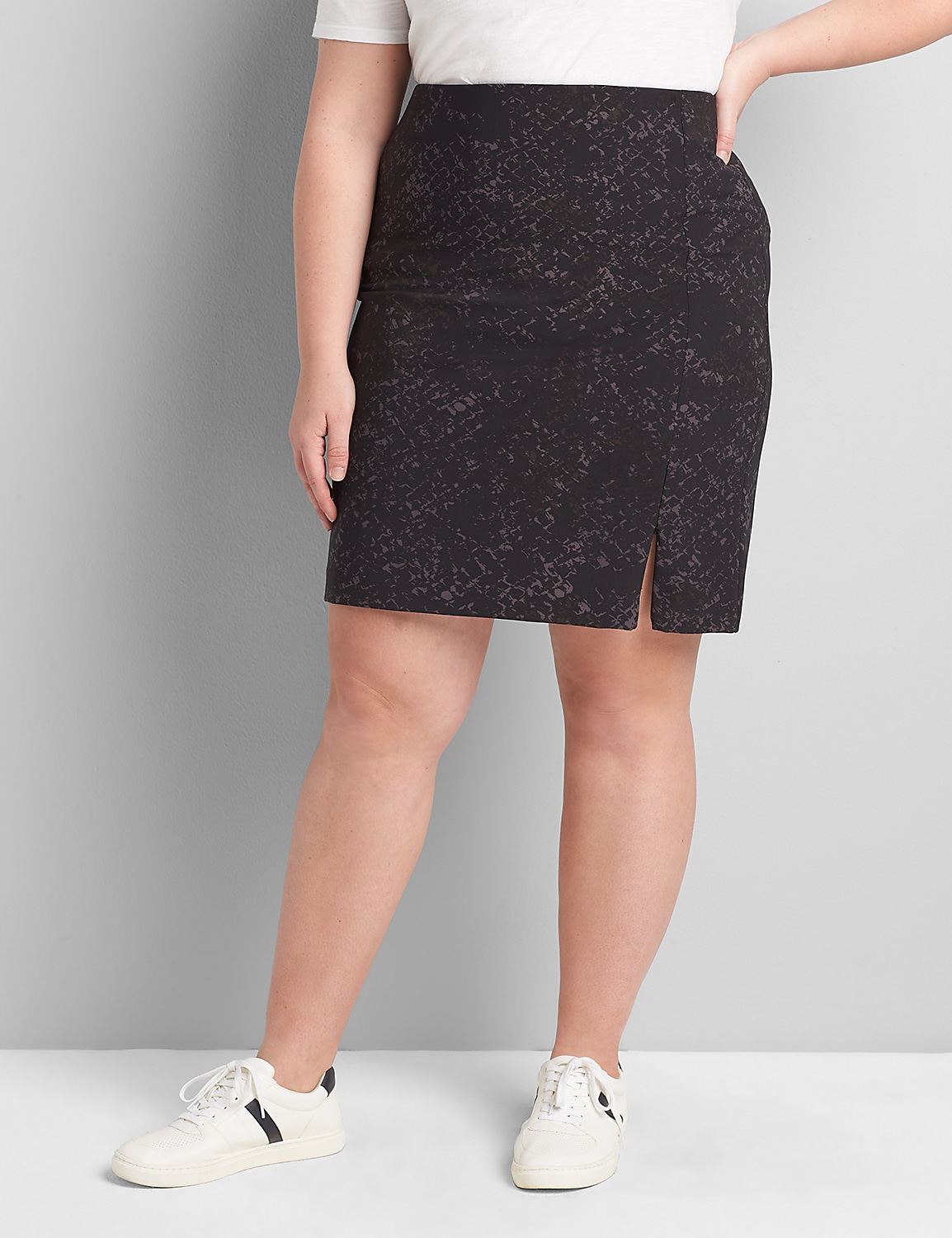 On-The-Go Pencil Skirt - Zip Detail Product Image 1
