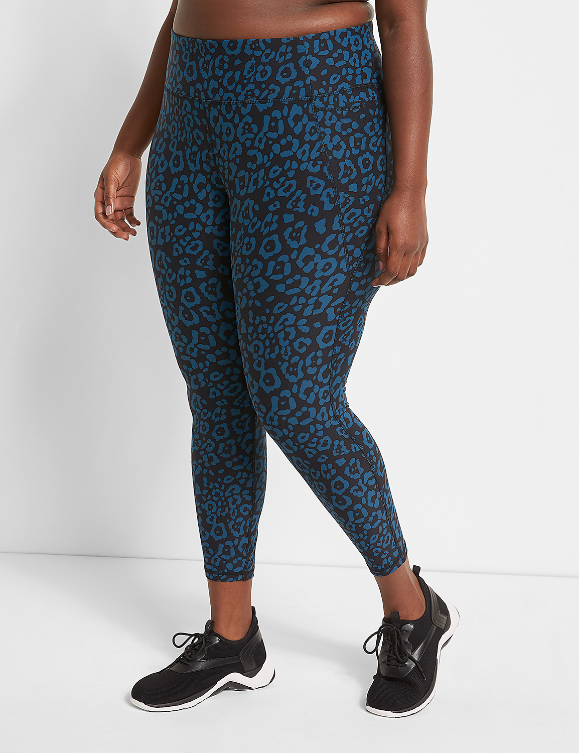 LIVI High-Rise Wicking 7/8 Legging With Pockets Product Image 1