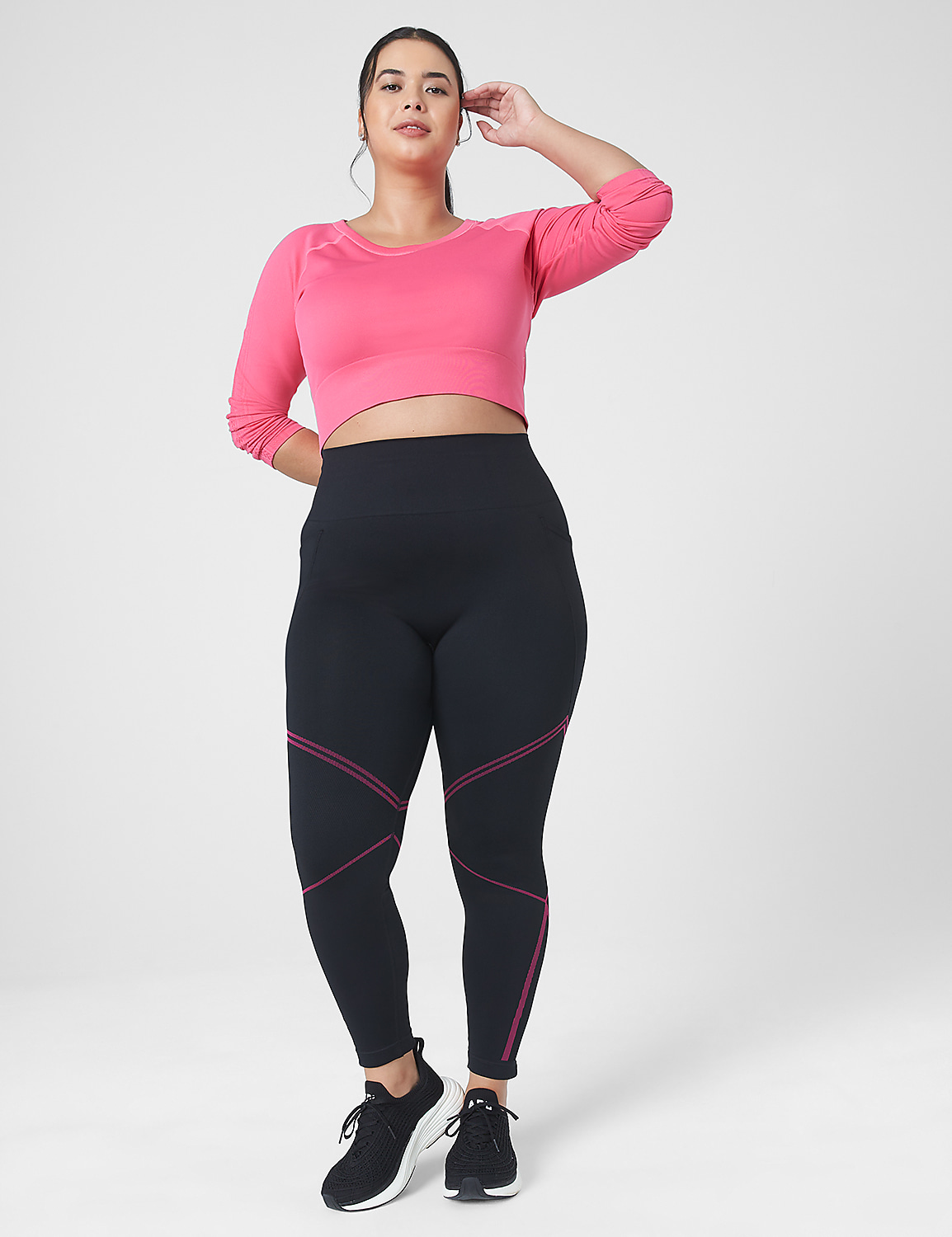 LIVI Seamless Fitted Sleeve-Detail Crop Tee Product Image 1