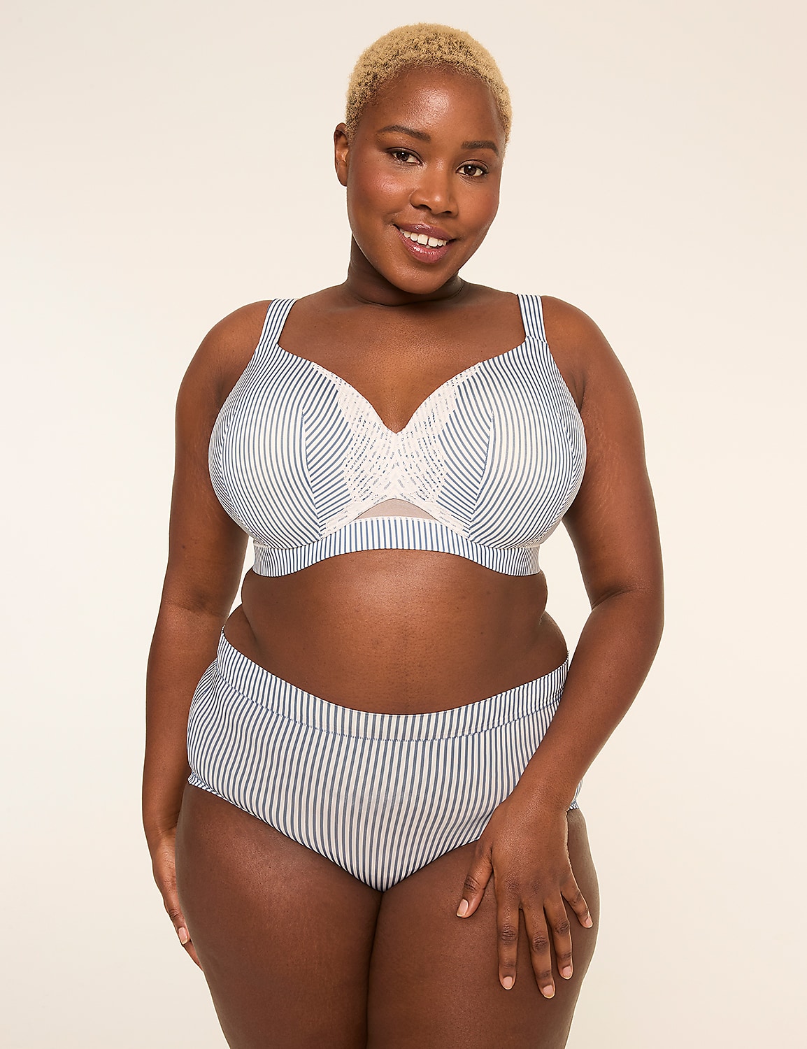 Comfort Bliss&reg; Lightly Lined Full Coverage Bra With Lace Product Image 2