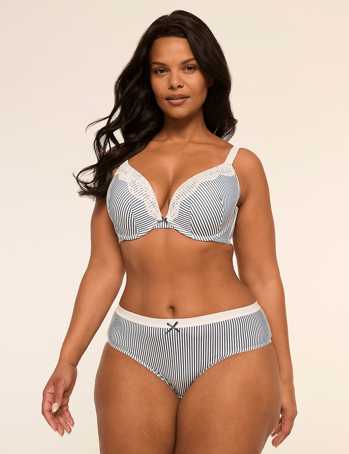 Boost Plunge Bra With Lace Product Image 3