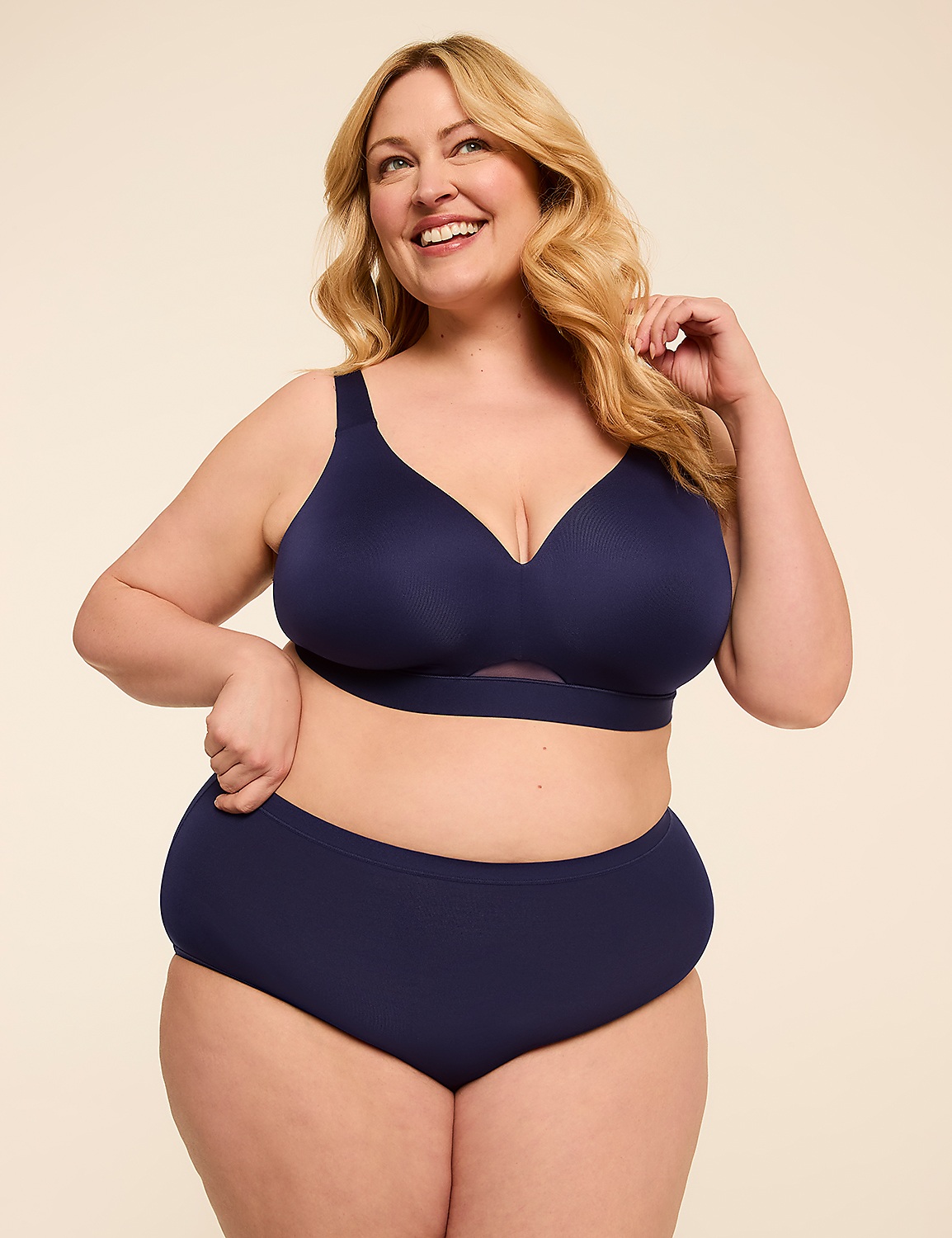Comfort Bliss&reg; Lightly Lined No-Wire Bra Product Image 3