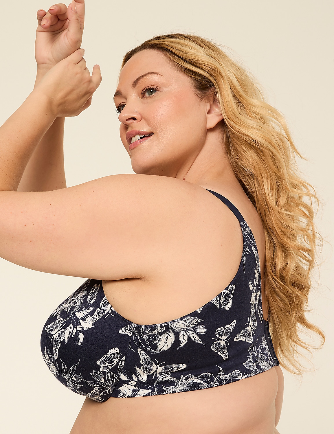 Invisible Backsmoother Lightly Lined Balconette Bra Product Image 3