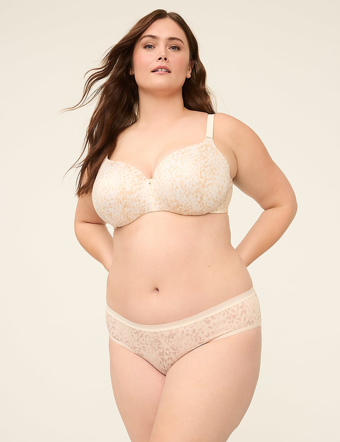 Invisible Backsmoother Lightly Lined Balconette Bra Product Image 4