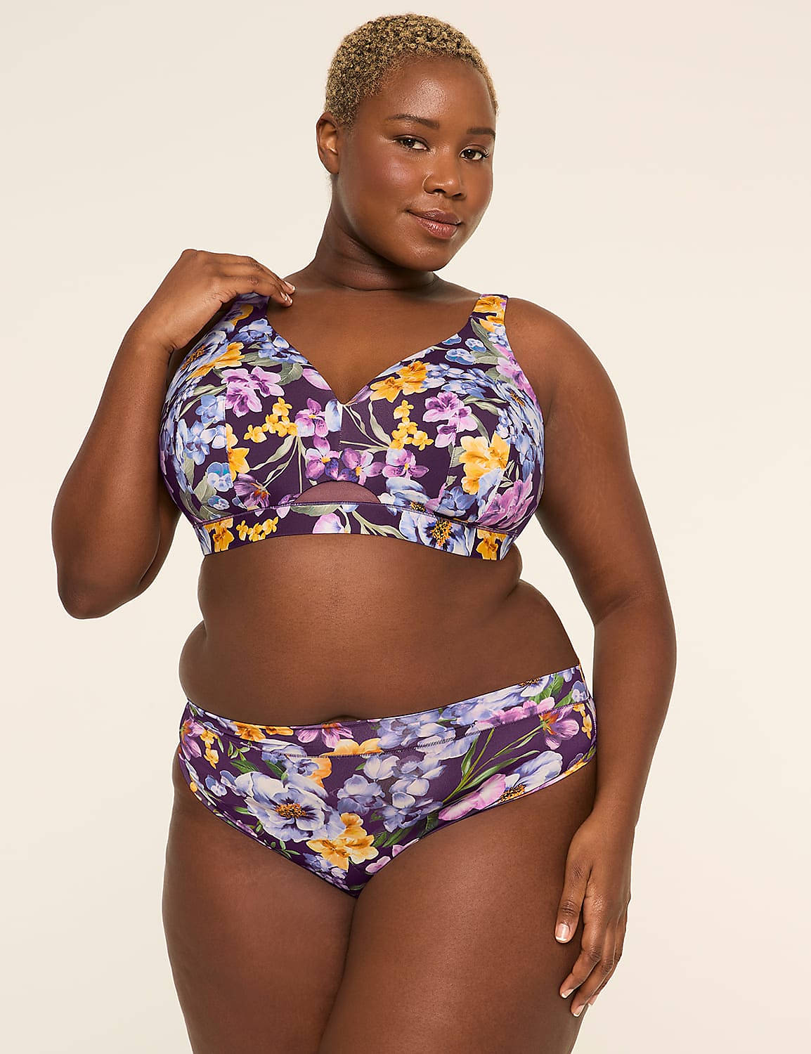Comfort Bliss&reg; Lightly Lined No-Wire Bra Product Image 4