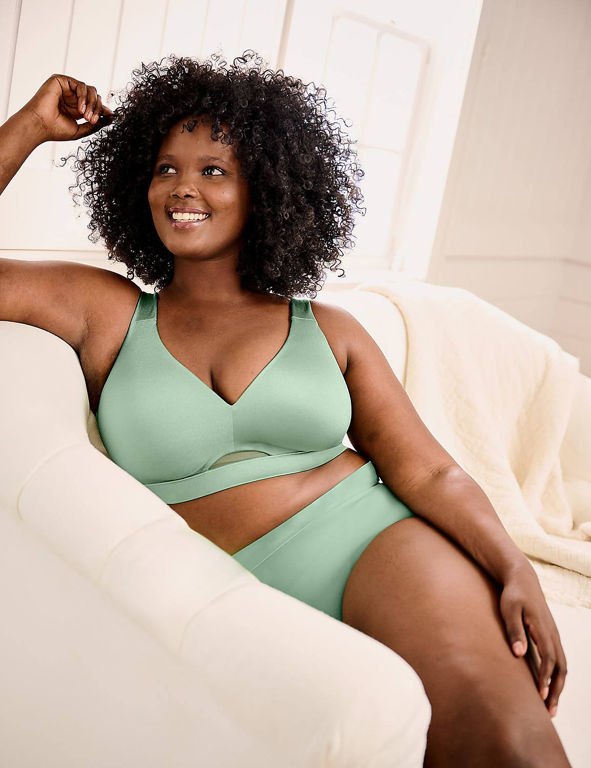 Comfort Bliss&reg; Lightly Lined No-Wire Bra Product Image 5