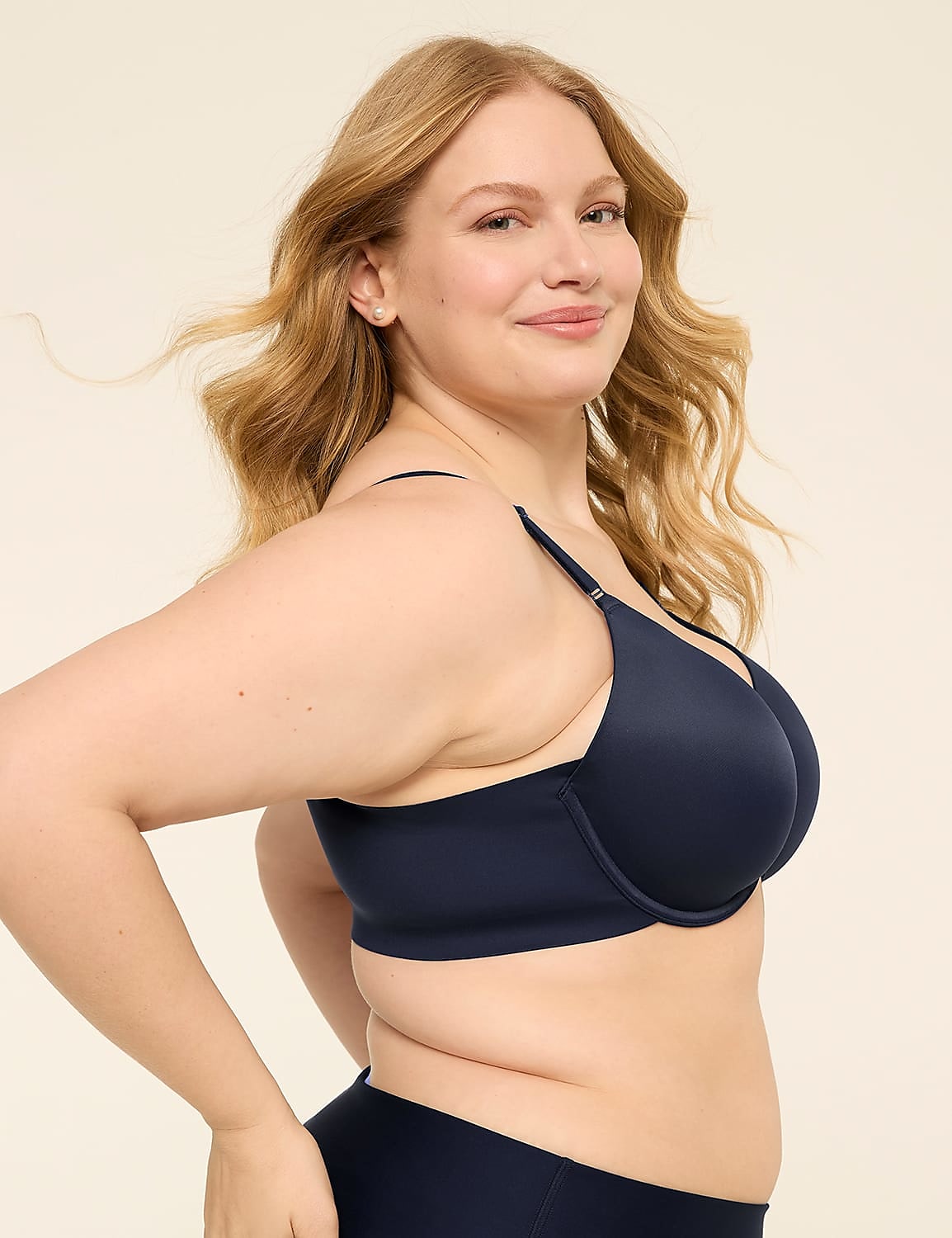 Totally Smooth Lightly Lined Full Coverage Bra Product Image 4