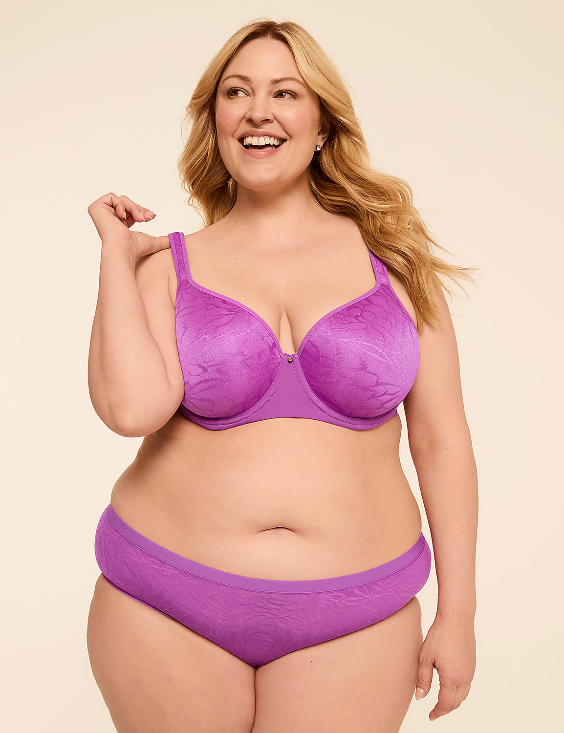 Lightest Lift&trade; Lightly Lined Balconette Bra Product Image 4