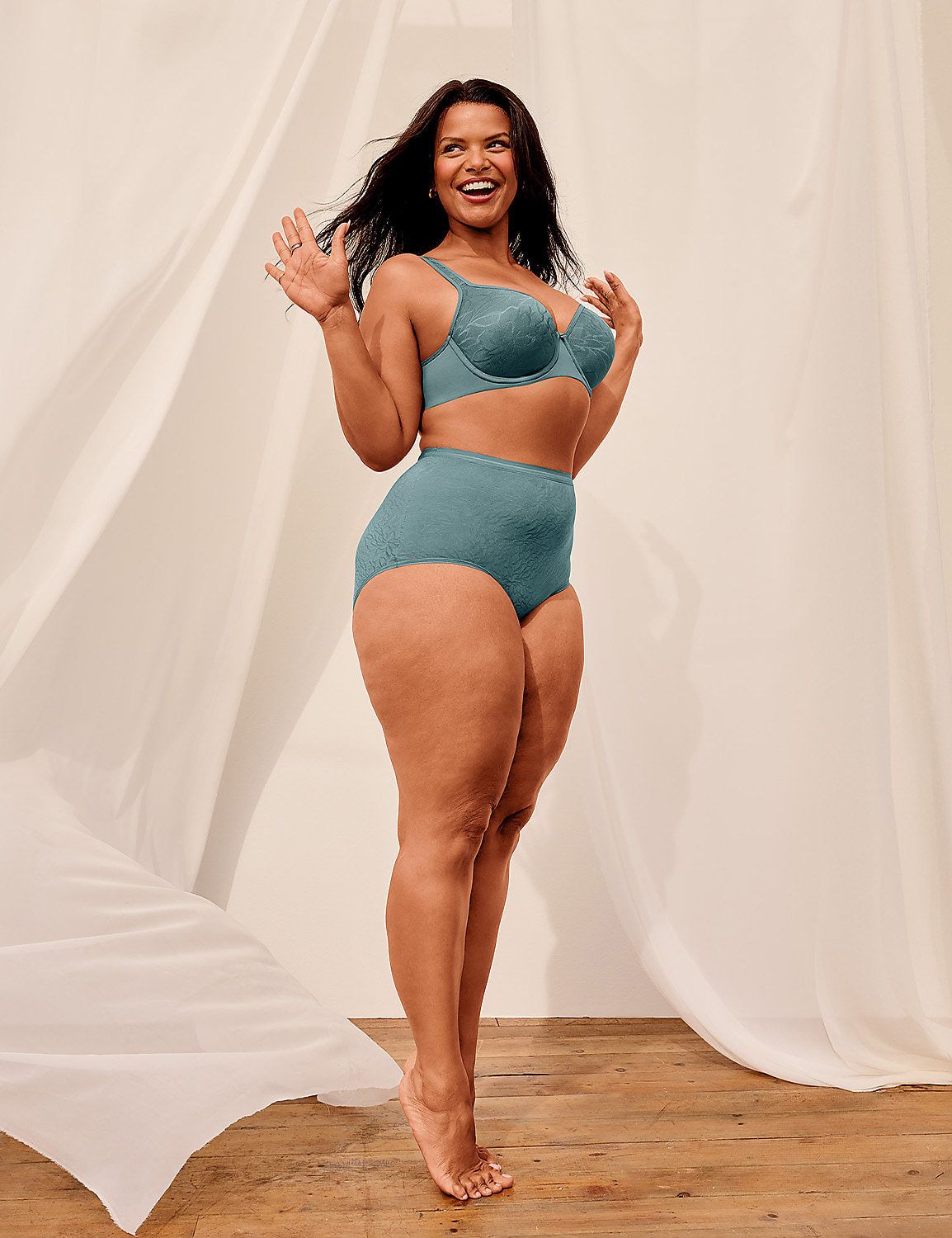 Lightest Lift&trade; Lightly Lined Balconette Bra Product Image 5