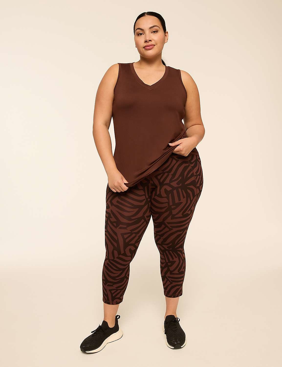 LIVI Soft 21" Capri Legging Product Image 3