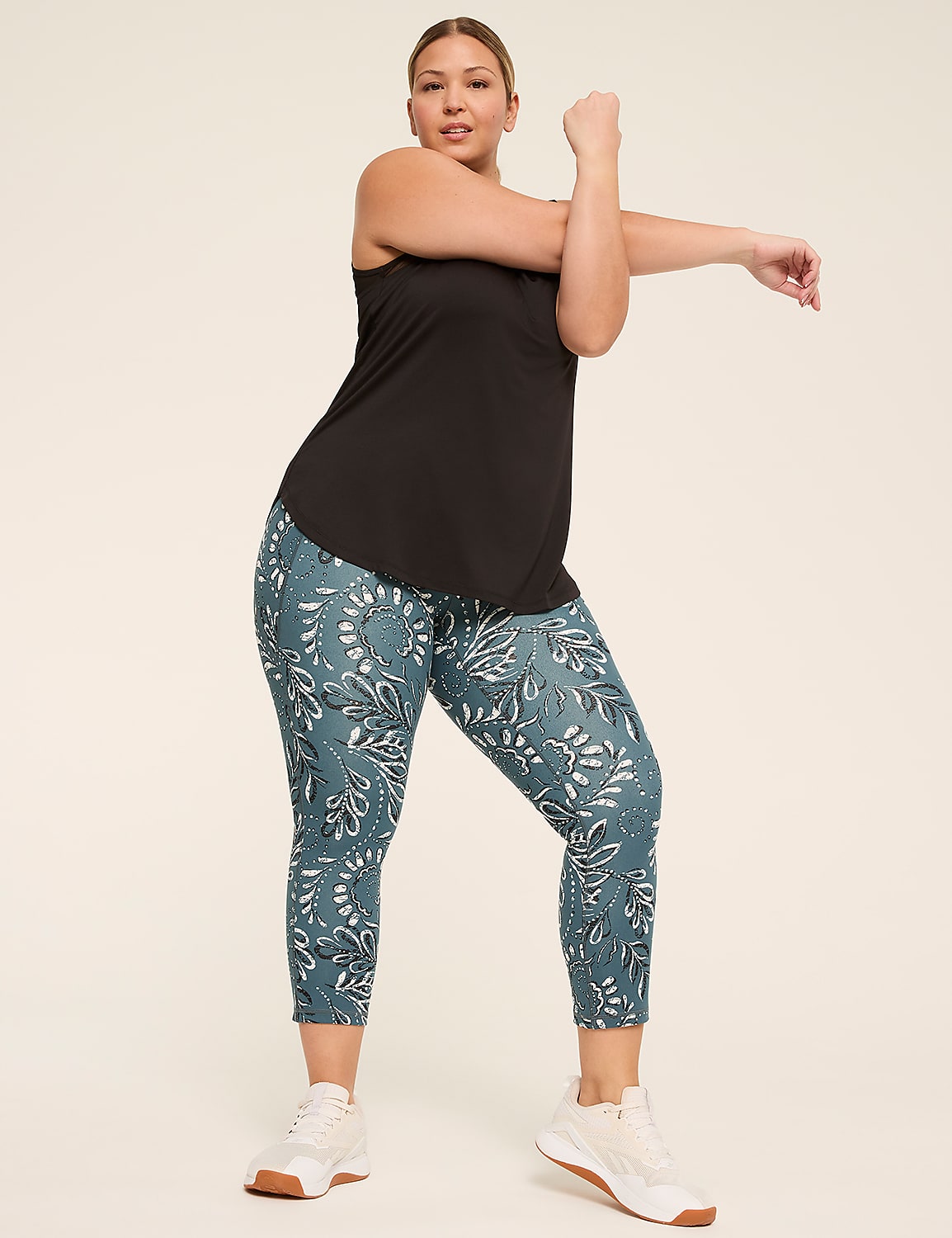 LIVI Soft 21" Capri Legging Product Image 3