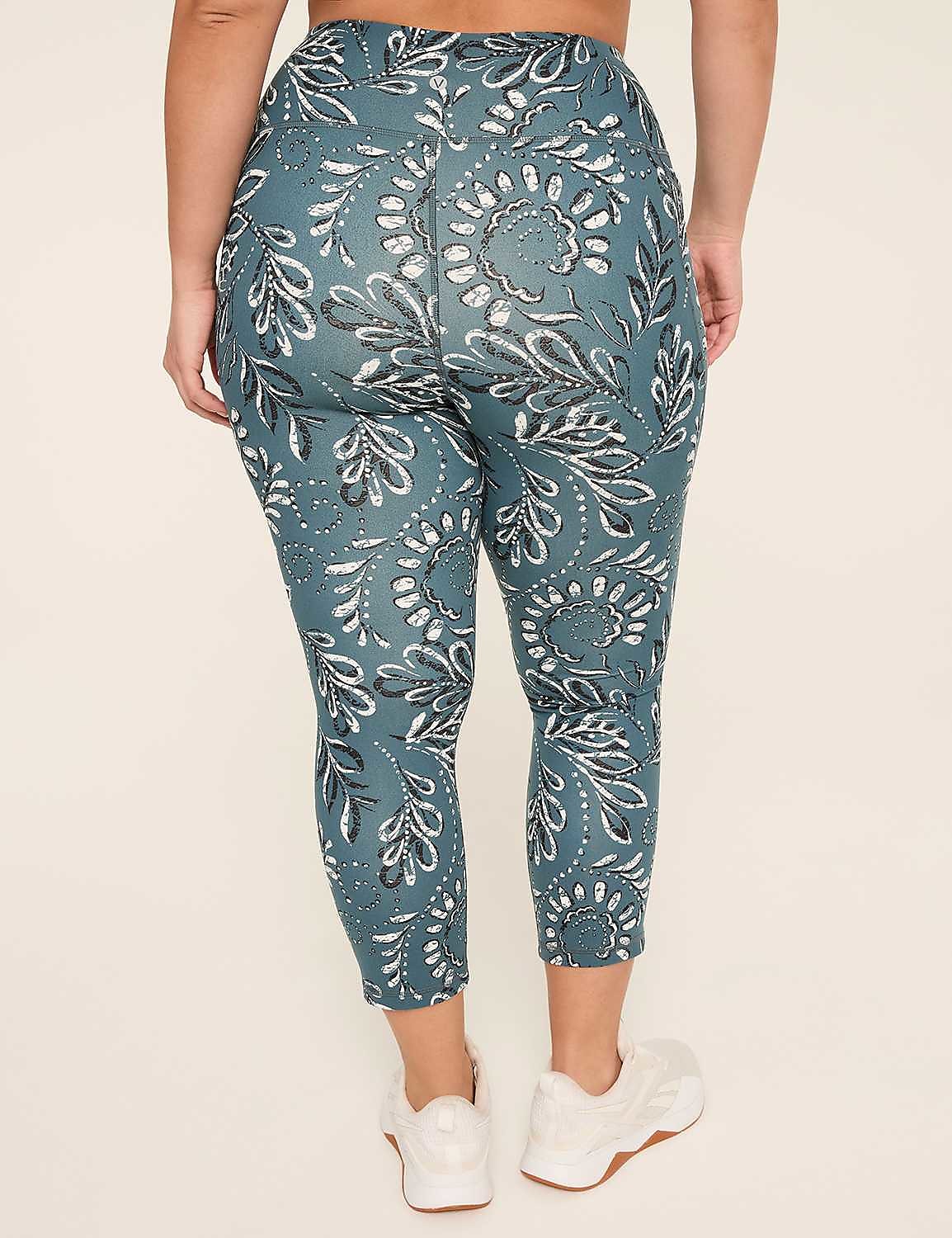 LIVI Soft 21" Capri Legging Product Image 2