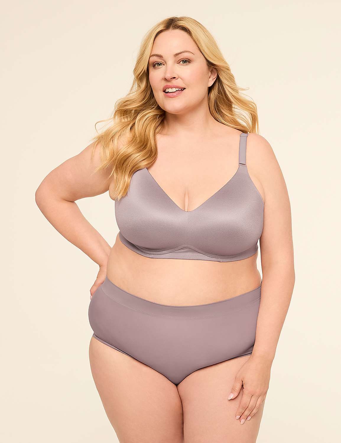 Invisible Backsmoother Lightly Lined No-Wire Bra Product Image 4