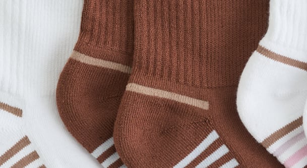 Lemon Powder Stripe Quarter Crew Socks